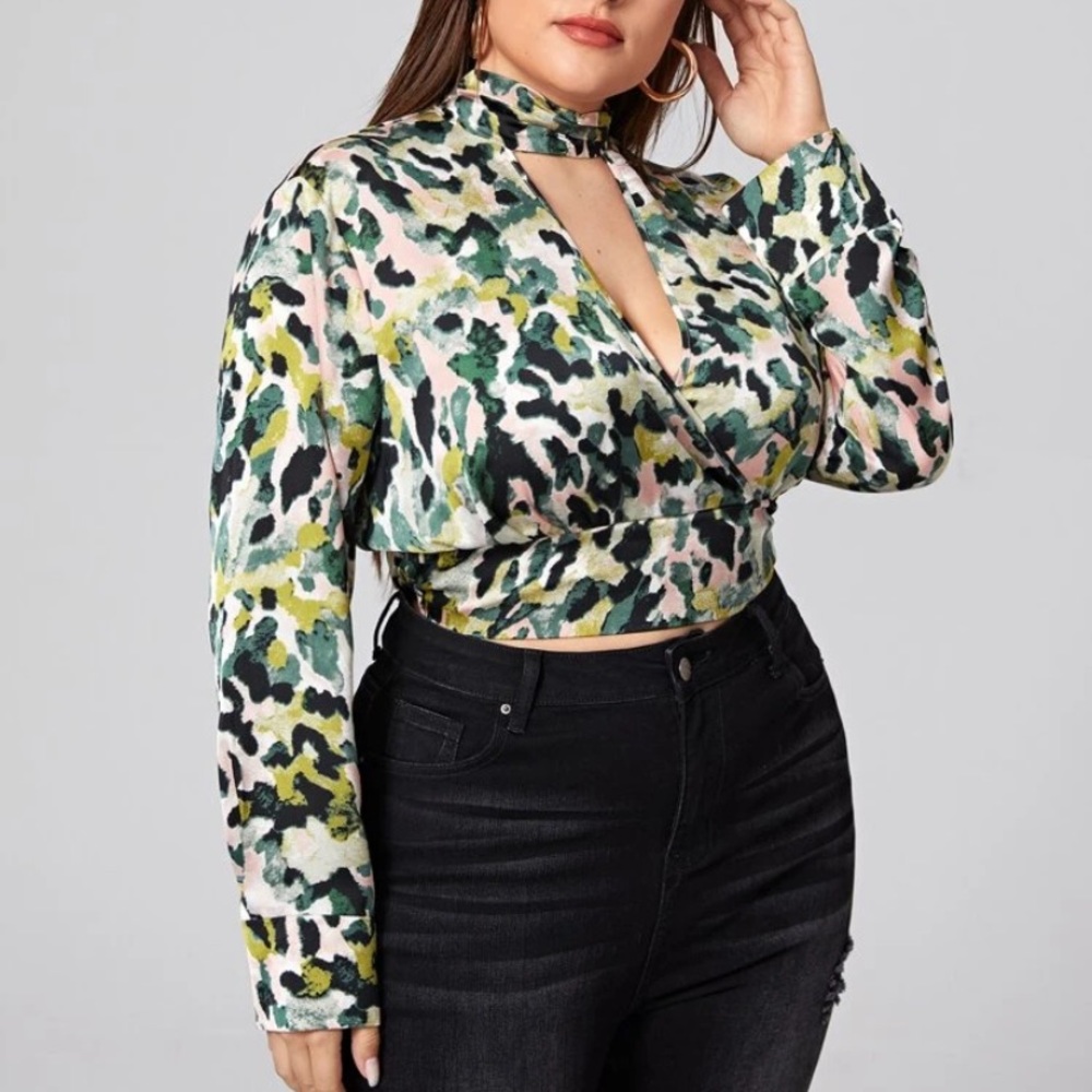 SHEIN PLUS PRINT CHOKER NECK BLOUSE 3XL
